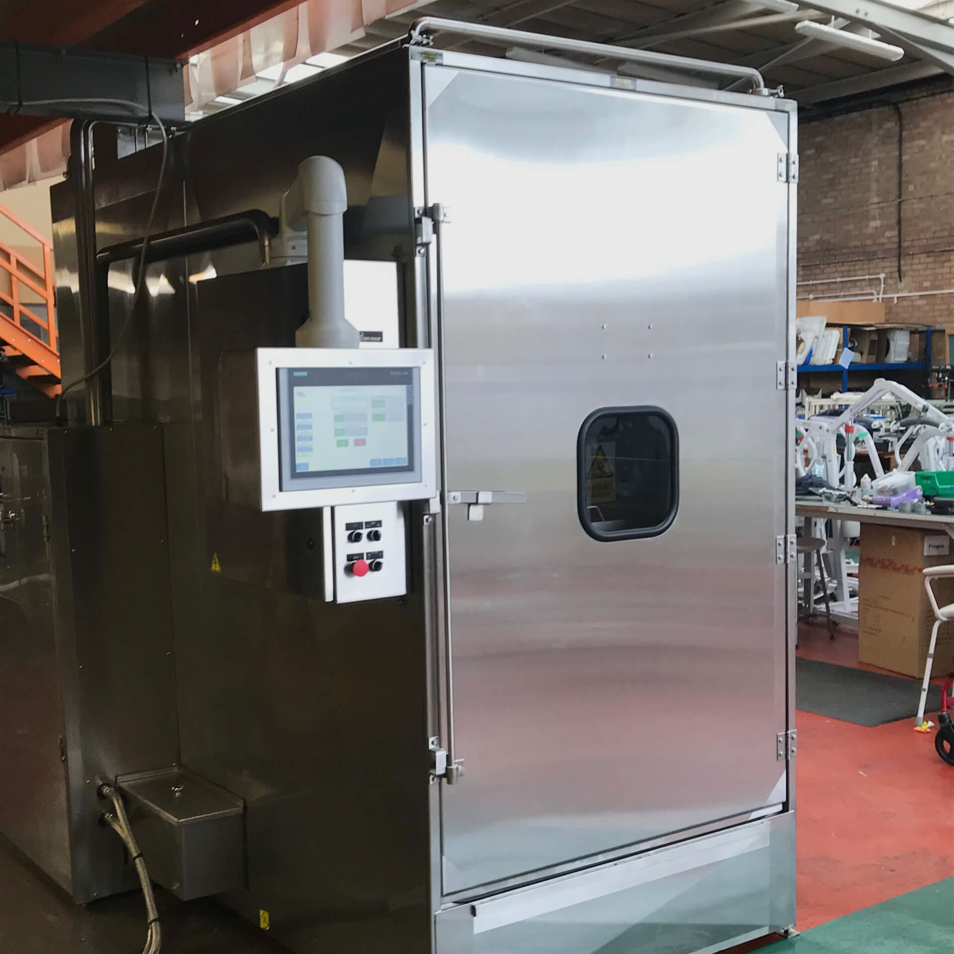 AquaPhase AQ4000 equipment washer in situ